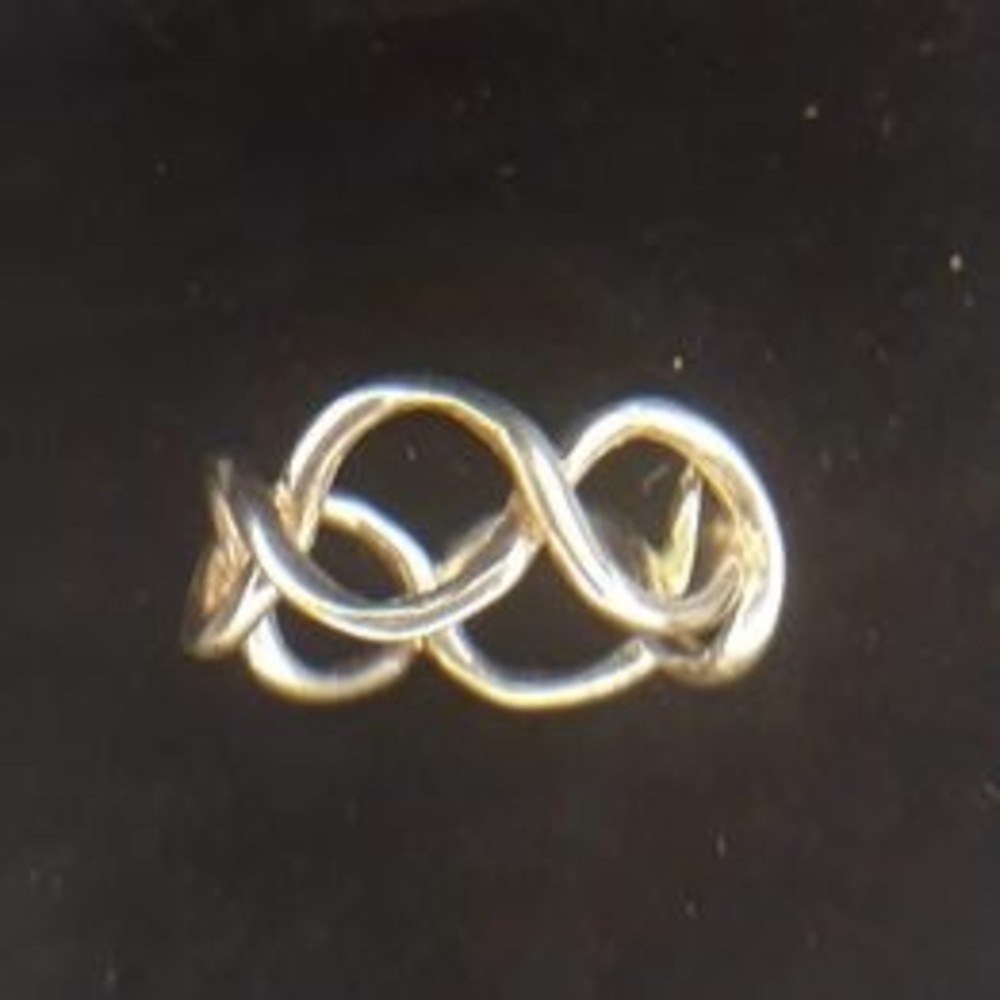 Beautiful Sterling Silver 925 Infinity Ring Band Size 6.5